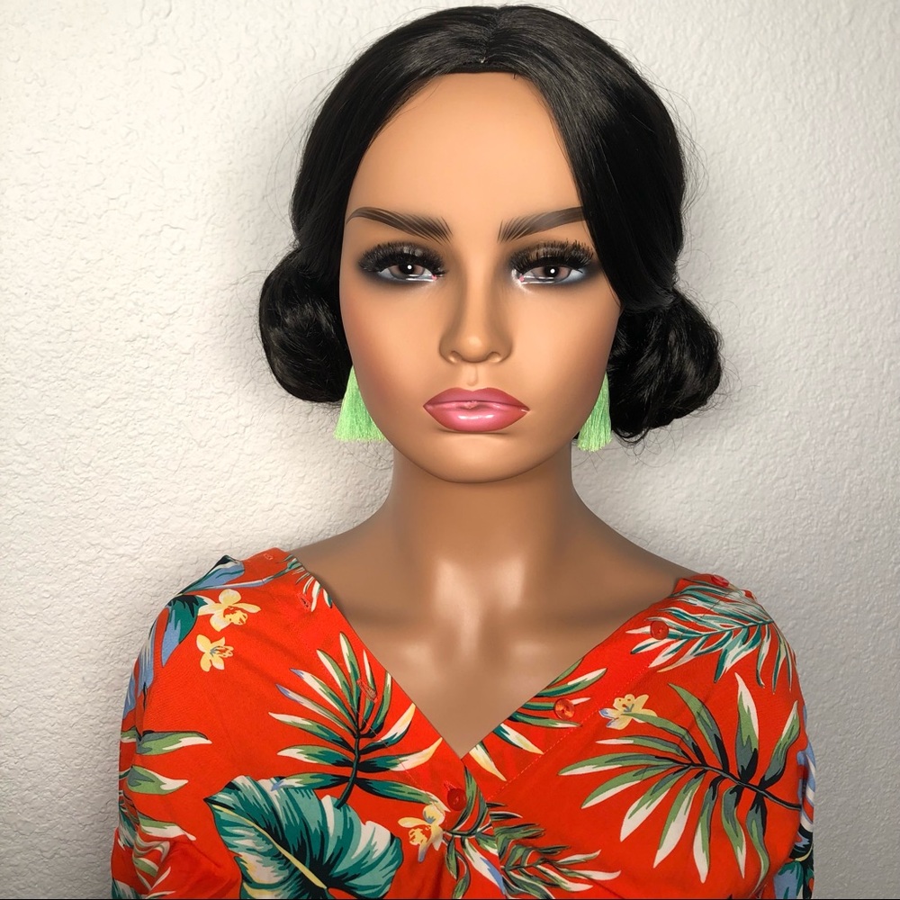 🦋 Handmade Neon Green Tassel Earrings 🦋 - Picture 5 of 8